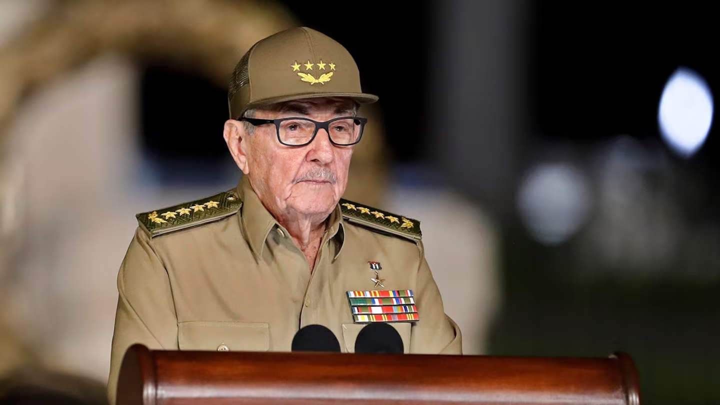 raul-castro-el-heredero-de-fidel-deja-su-cargo-de-primer-secretario-del-pcc-foto-efe-ASQ4AKPNLNB7PNI