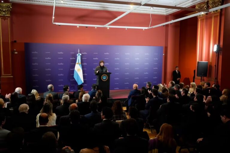 el-presidente-javier-milei-en-su-encuentro-con-2YUXRINKXFGKHM7BP4QPWIF6WU