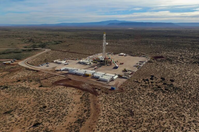 vaca-muerta-argentina-january-12-2016-extraction-5V4NANZRGVBABKFRUP3B5OHAGI