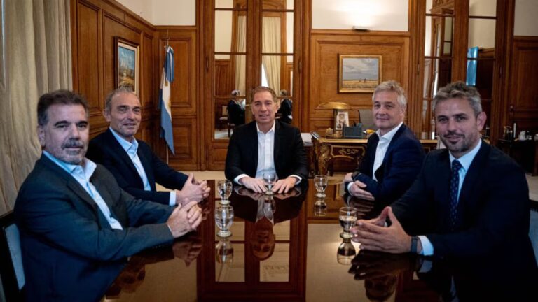 diego-santilli-martin-menem-y-eduardo-lule-menem-de-parte-del-gobierno-y-cristian-ritondo-y-fernando