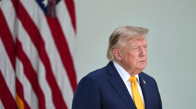 el-presidente-de-estados-unidos-donald-trump-en-la-rosaleda-de-la-casa-blanca-foto-alex-brandonap-22