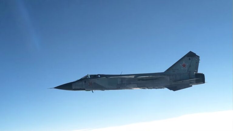 un-avion-ruso-mig-31ingreso-en-el-espacio-aereo-del-golfo-de-finlandia-fuente-swedish-air-forcefinni
