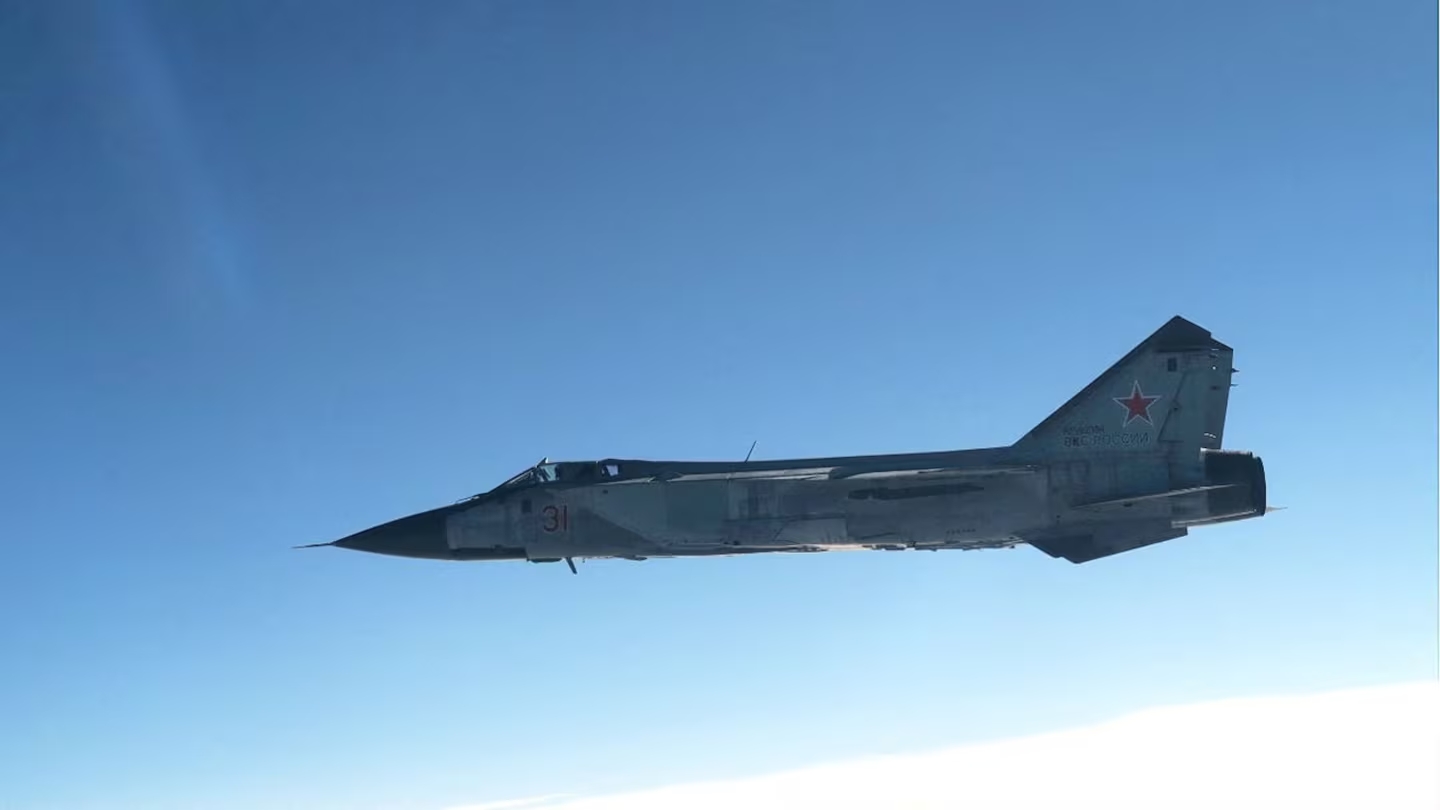 un-avion-ruso-mig-31ingreso-en-el-espacio-aereo-del-golfo-de-finlandia-fuente-swedish-air-forcefinni
