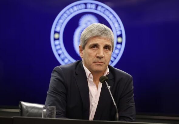 el-ministro-de-economia-luis-toto-caputo-hablara-UDD6S5HNHJBHNL57Q3GJIRGH3U (1)